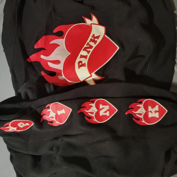 PINK Victoria's Secret Black and Red Lip Emblem Sweatshirt And Sweatpants - Picture 1 of 1